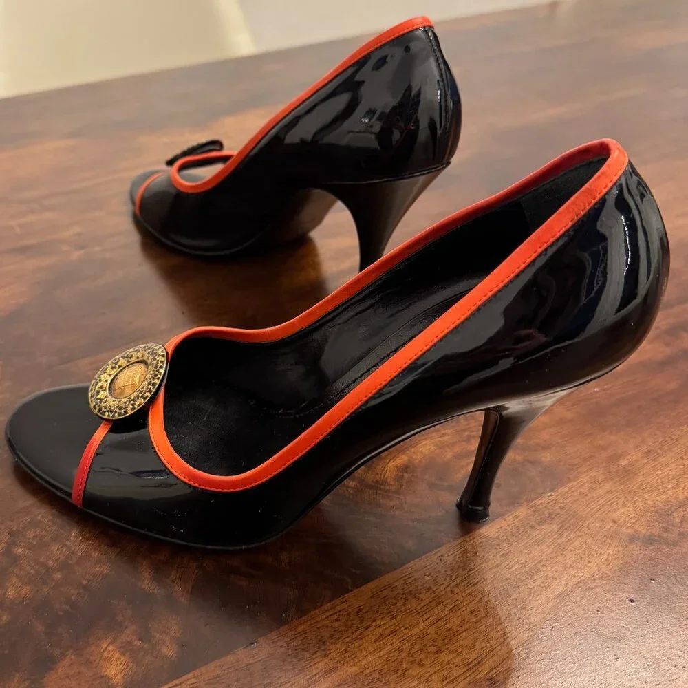 Vintage FENDI Black Patent Gold Medallion Peep Toe Pump - Picture 8 of 13